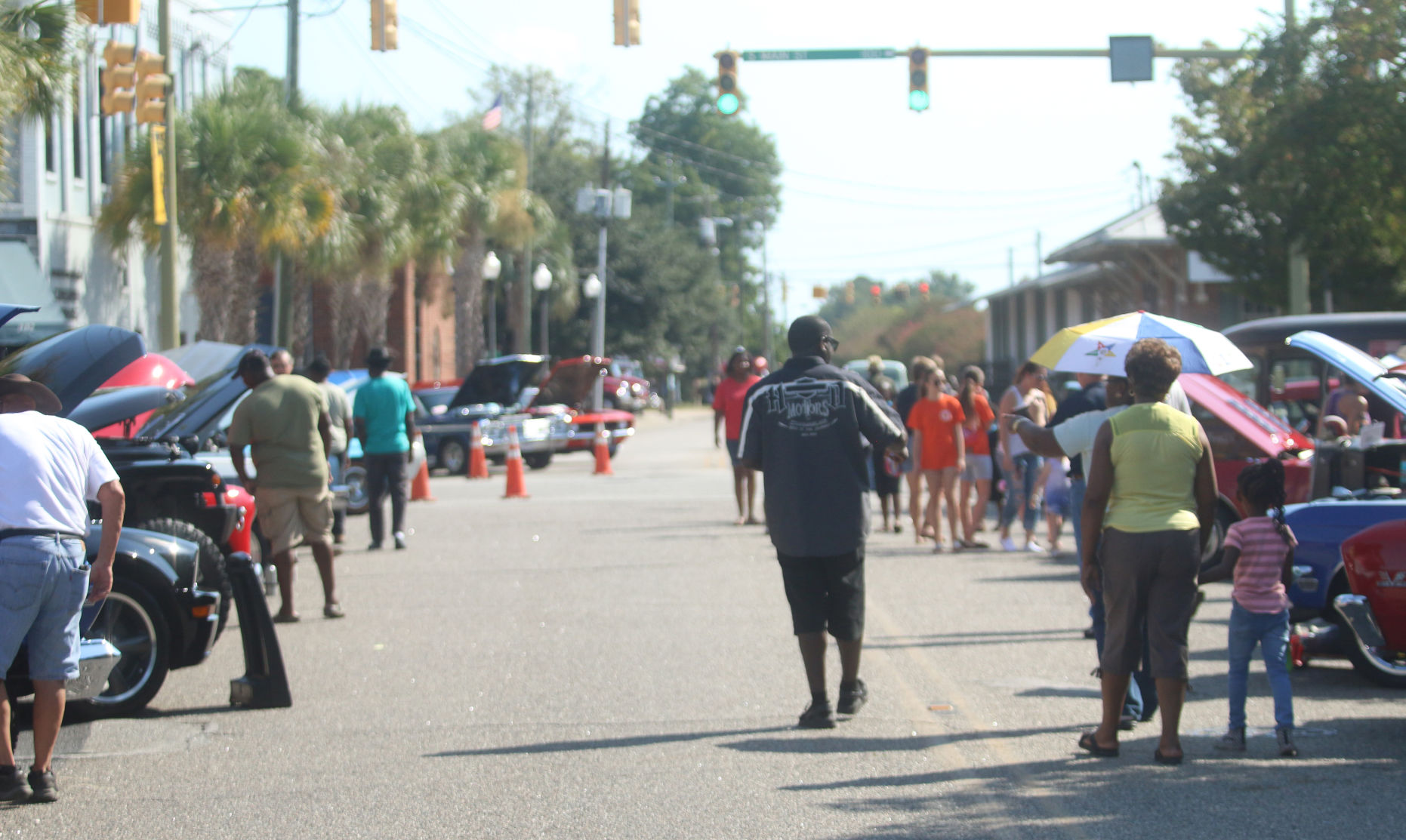 Mullins celebrates return of Golden Leaf Festival